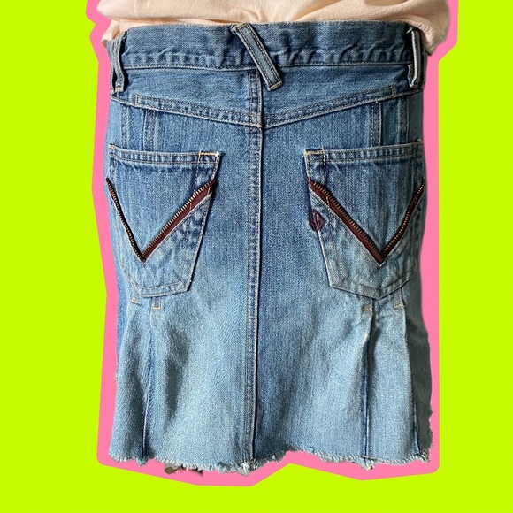 Y2K Volcom Denim Pleated Mini Skirt - Picture 3 of 8